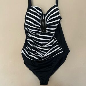 La Blanca Kids One Piece in Black and White